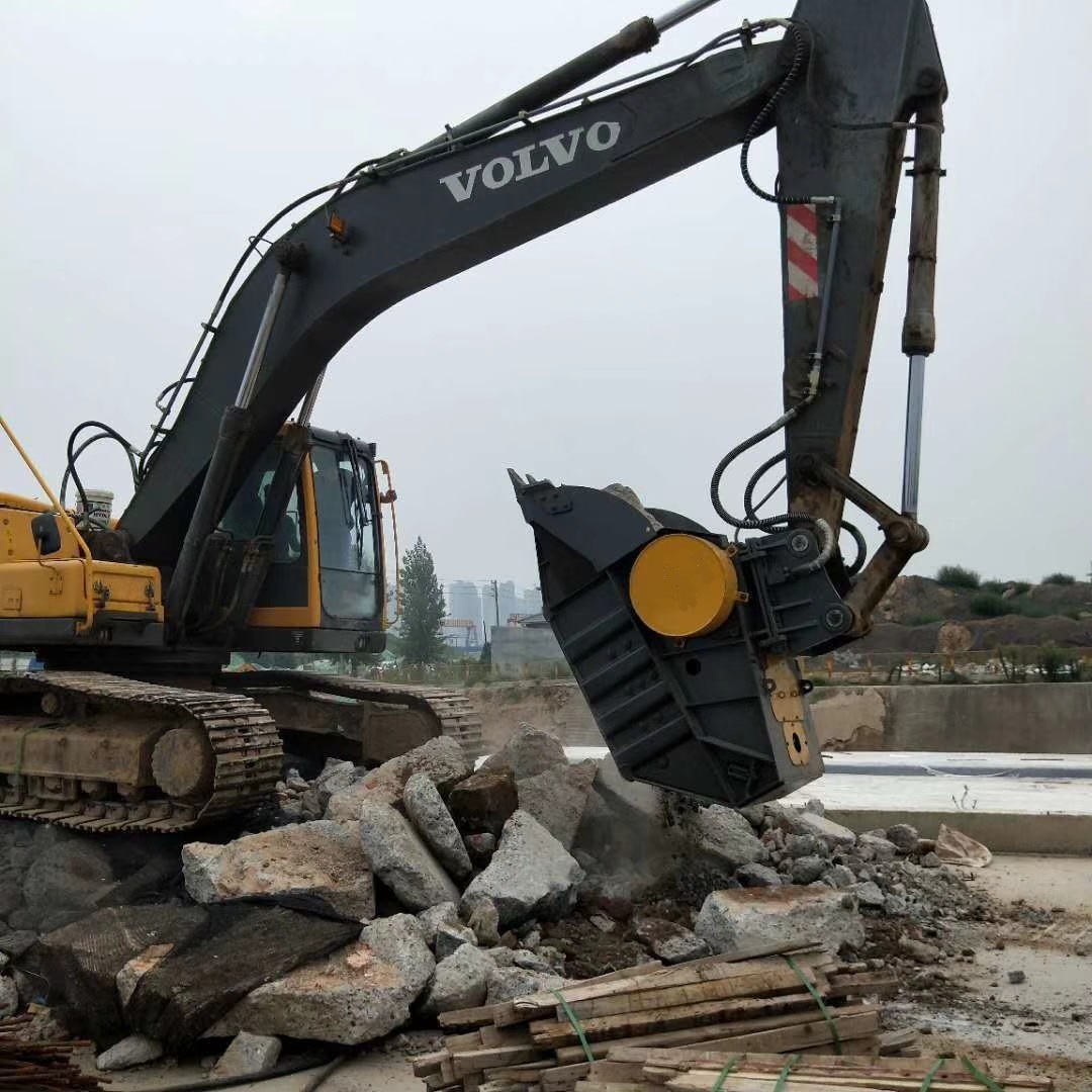 Heavy Equipment With Bucket - دلو تكسير هيدروليكي للخرسانة والصخور لحفارات