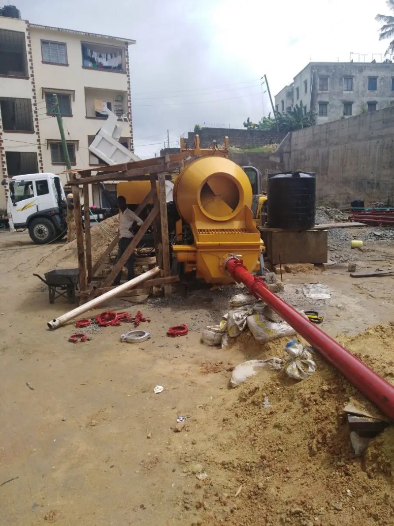 خلاطة خرسانة متنقلة مخصصة، آلة - مراجعة Concrete Mixer Machine وسعره
