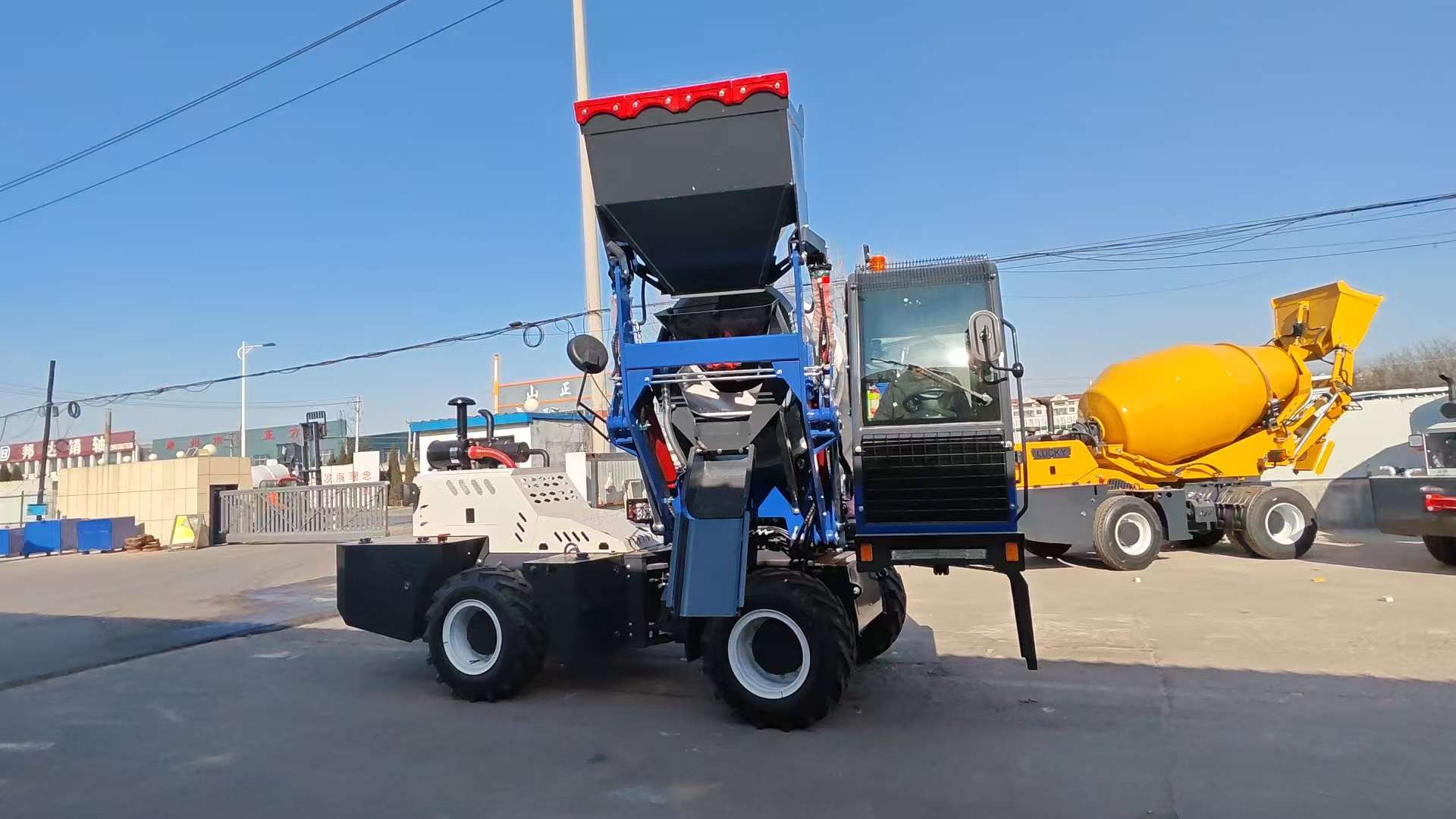 خلاطة خرسانة ذاتية التحميل سعة - مراجعة Concrete Mixer Machine وسعره